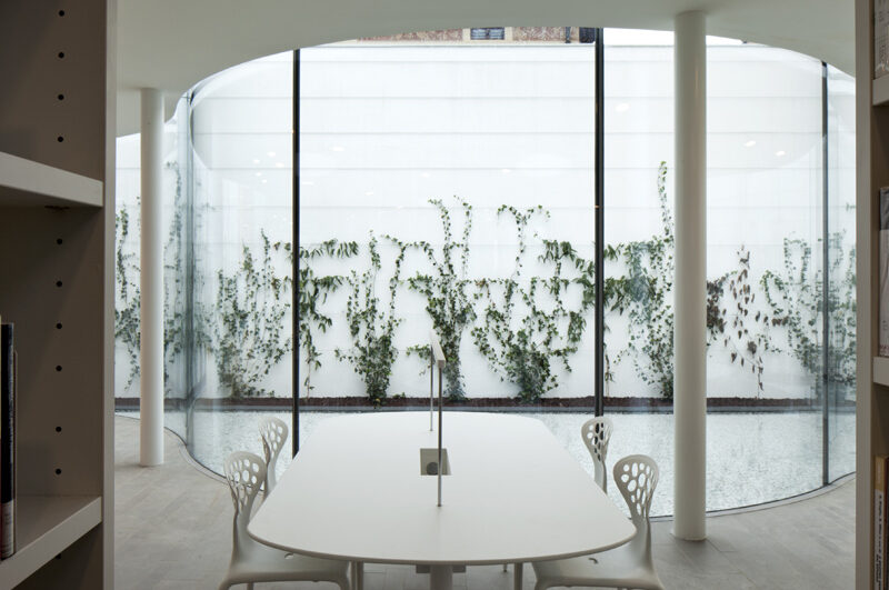 A brilliant library in northern Italy 01