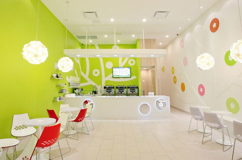 A brilliant interior for a yogourt shop 01