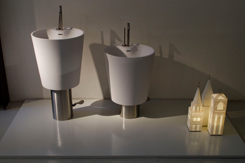 Bath fixtures with a universal design 01
