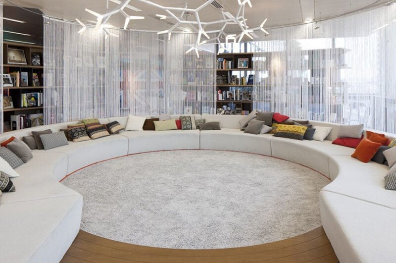Googles vibrant London office 03