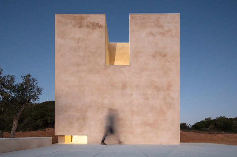 Capela do Monte by Álvaro Siza Viera is one of the most significant works of architecture of the decade