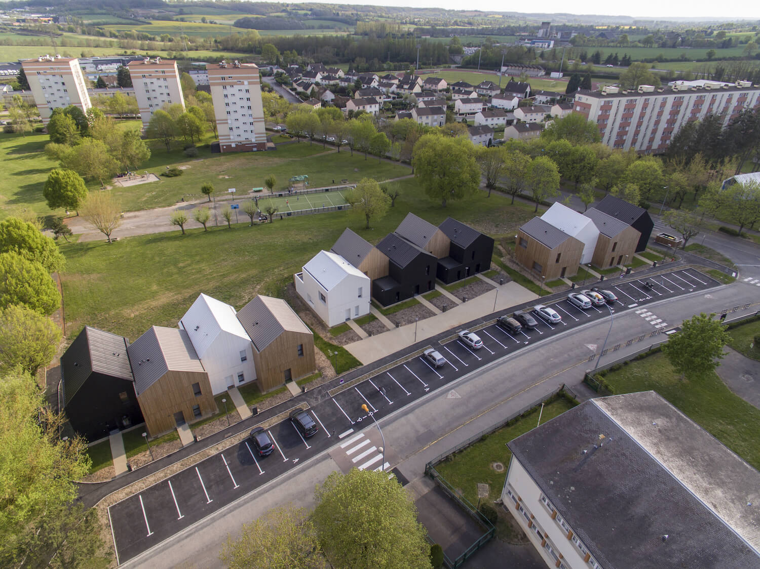 NZI architectes, straw bale social housing