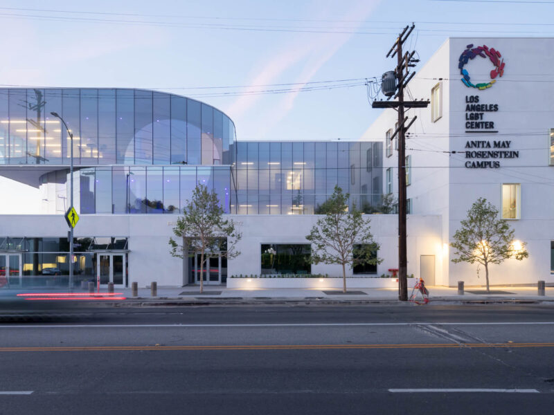 The curvaceous curtain wall is activated by a series of anamorphic cut-outs in the frit pattern. Viewed from specific points at street level, the cut-outs evoke the Center’s logo.