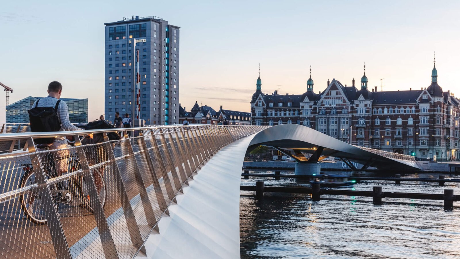 Lille Langebro, Copenhagen, WIlkinson Eyre, view at dusk