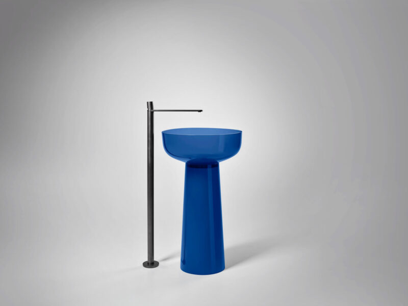 ablume basin and faucet in Pantone Classic Blue