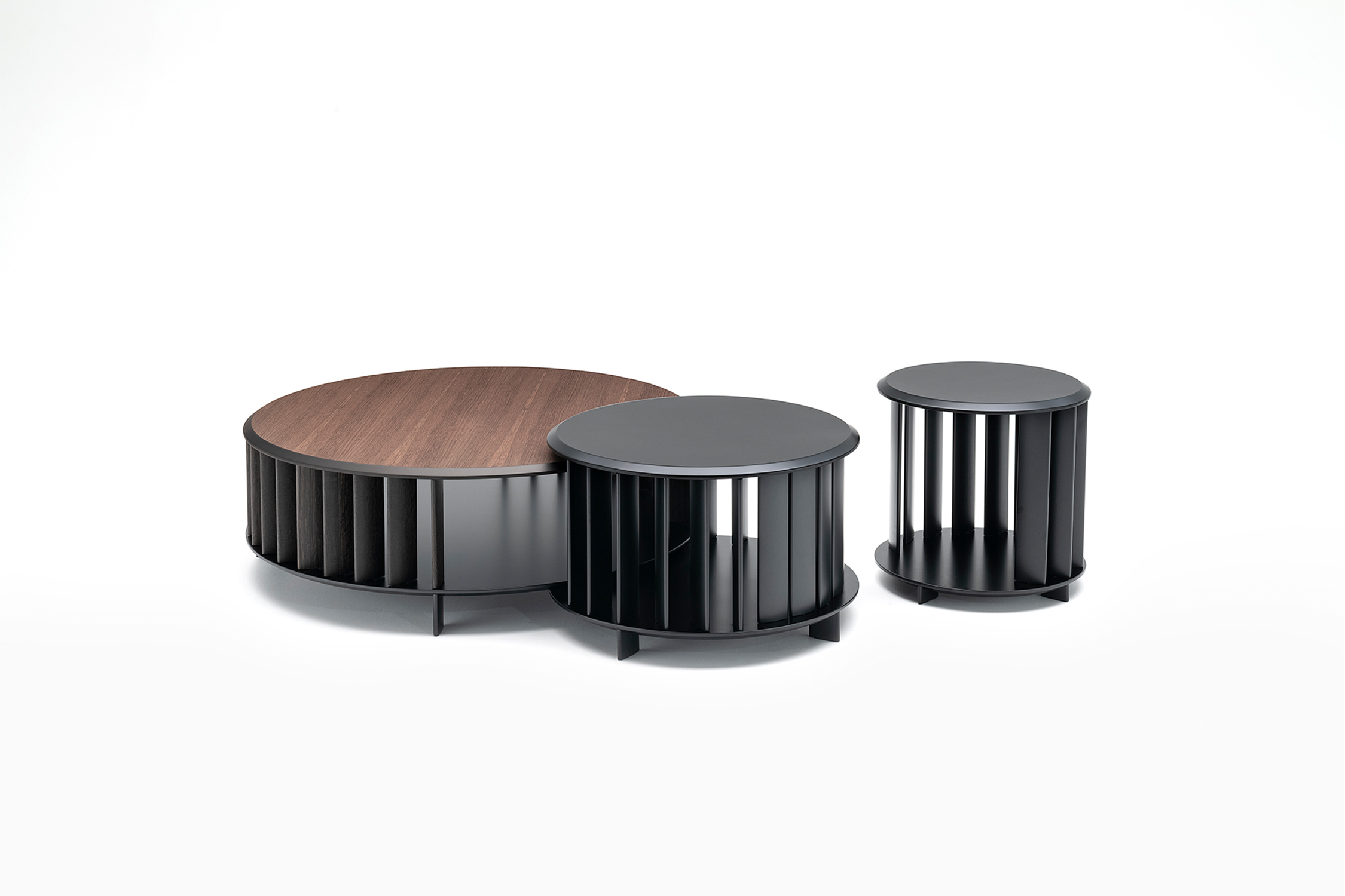 Round outdoor tables