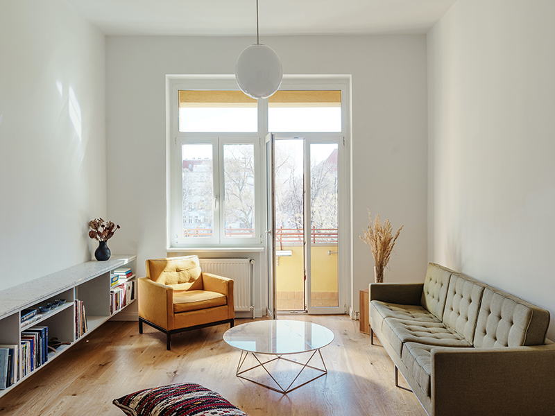 Altbau renovation in Berlin by Studio Loes