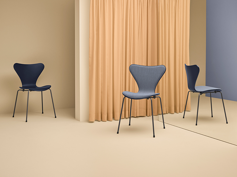 Series 7 Chairs by Fritz Hansen