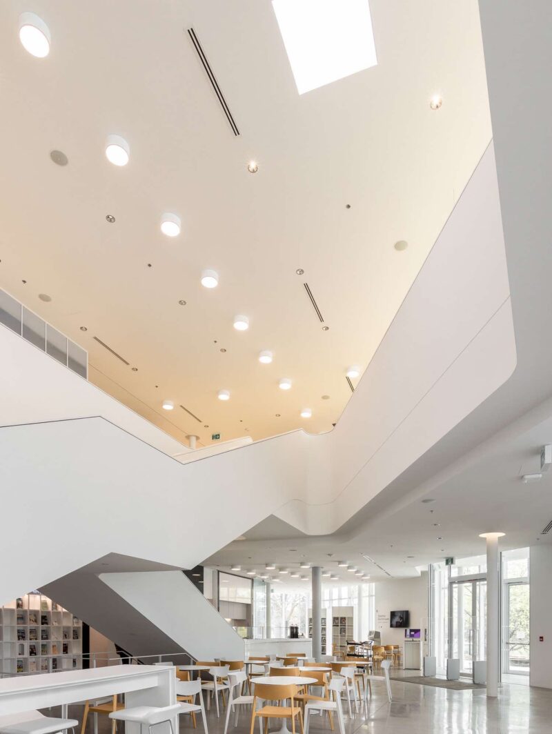 Pierrefonds Public Library
