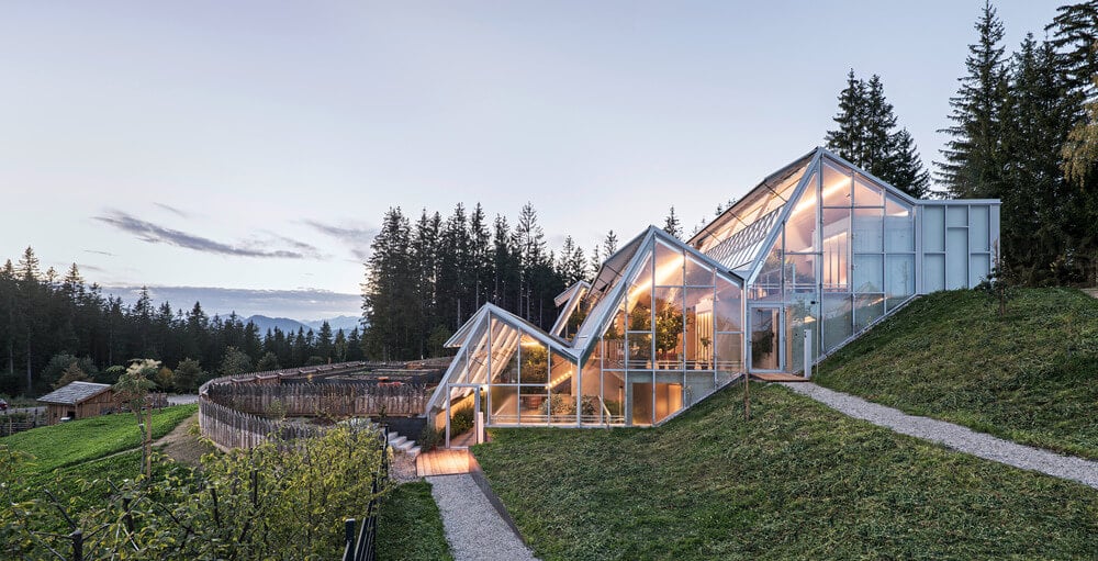 A Glass House Meets the Austrian Alps