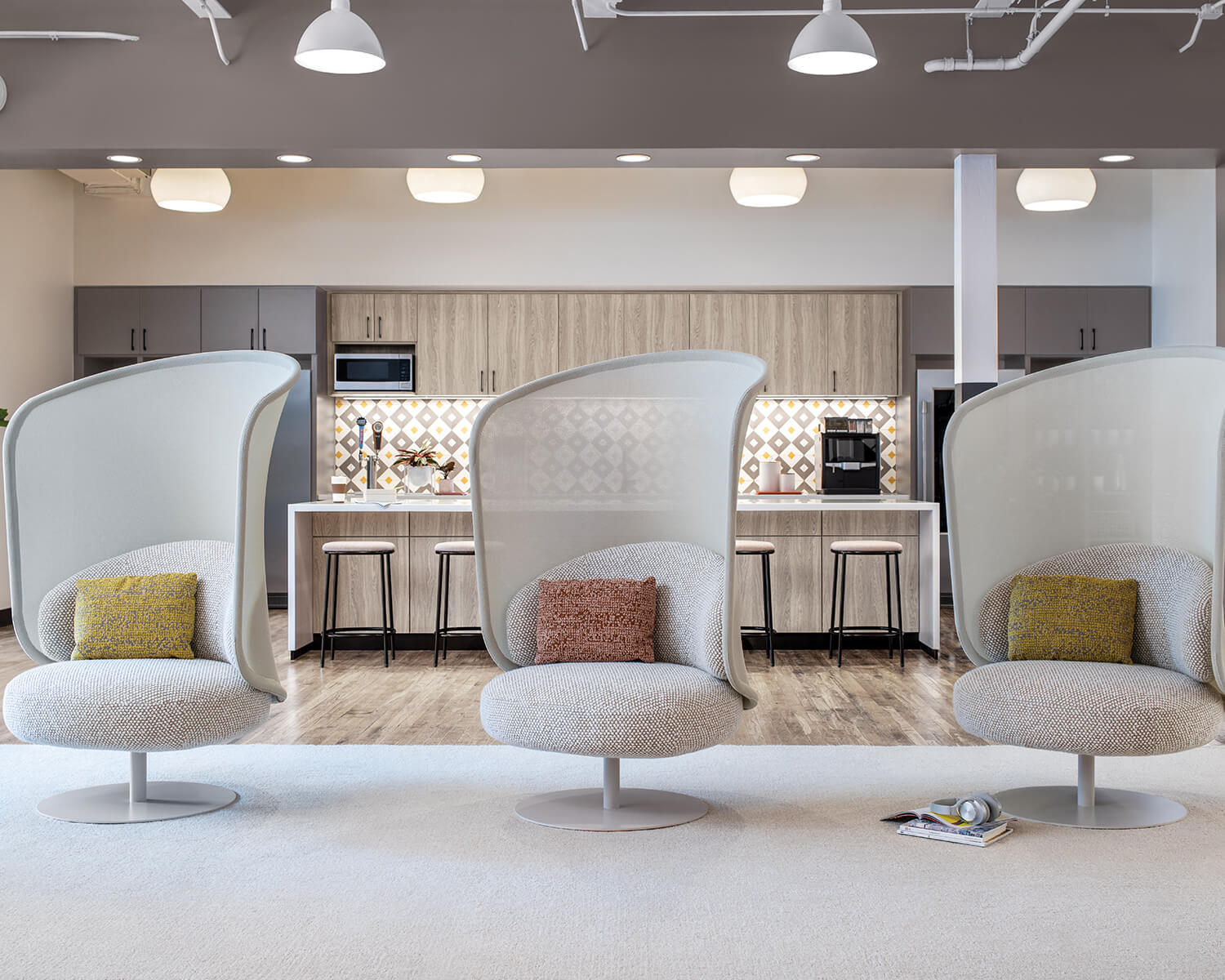 libelle collection in office setting
