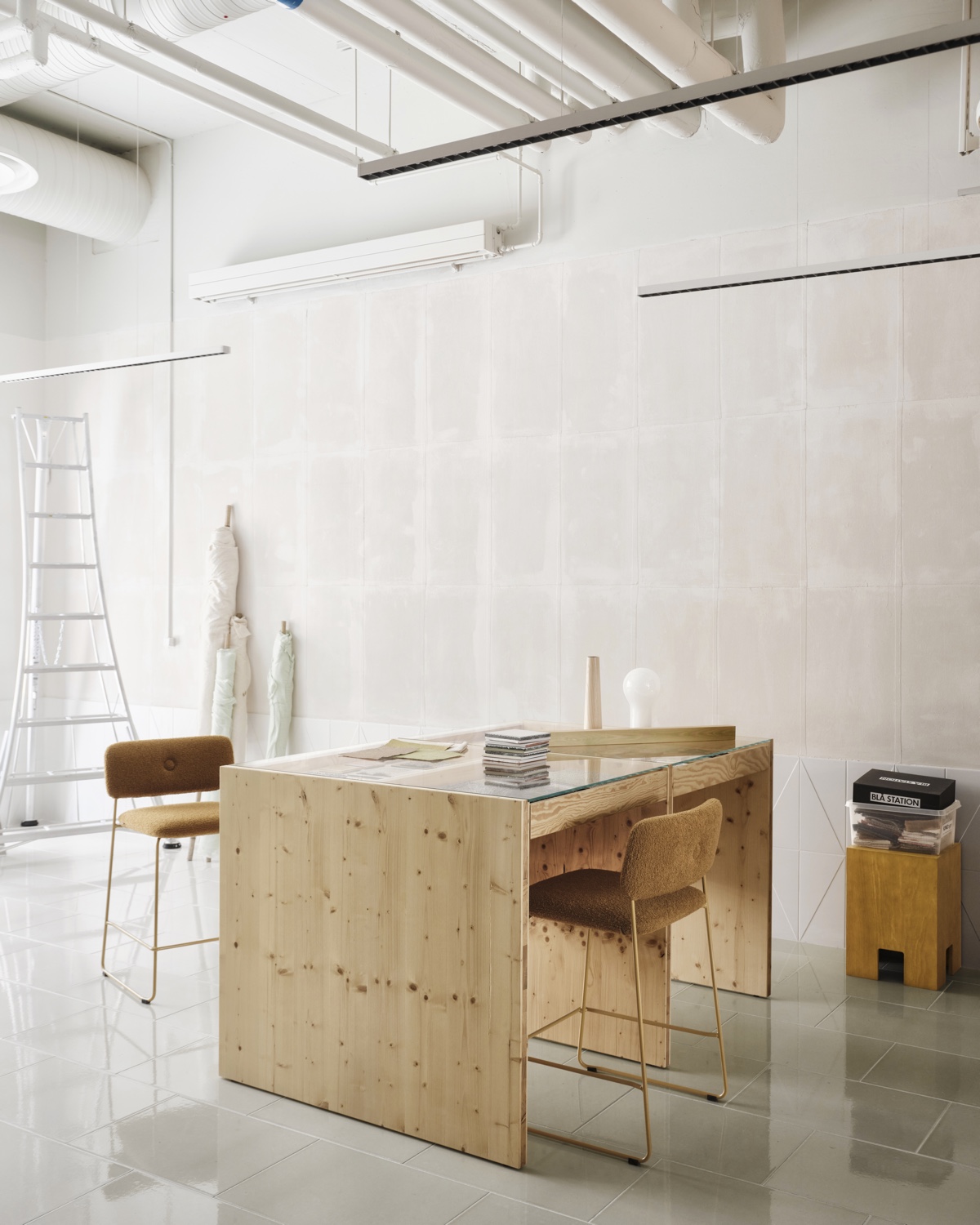 Moodbord Display Table by interior design studio Modesty Concept for Blå Station