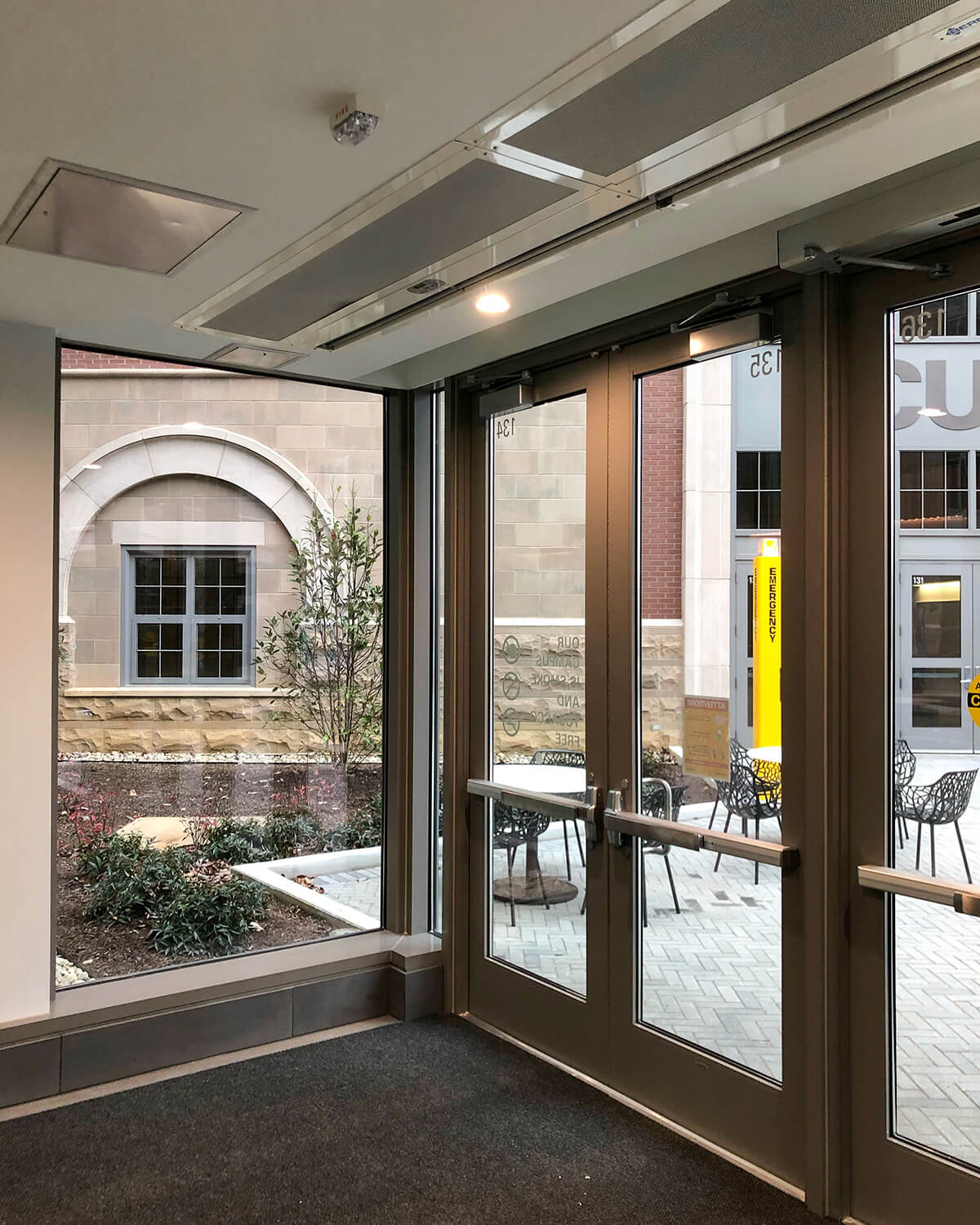 Building vestibule