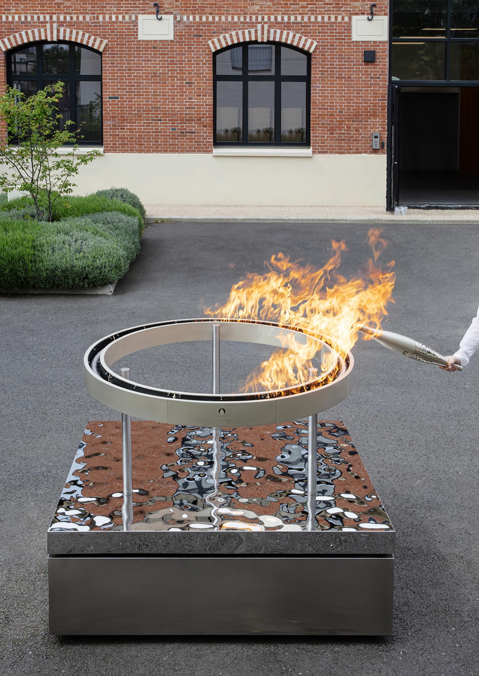 Mathieu Lehanneur's cauldron up close