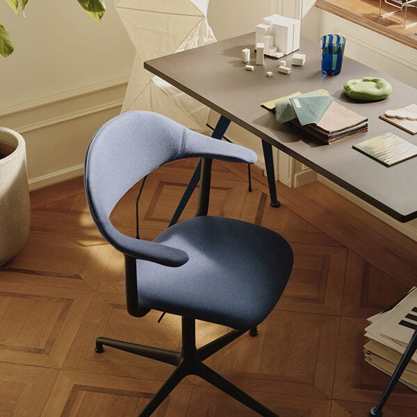 The Mynt Chair by Vitra is now made from the sustainable V-foam material