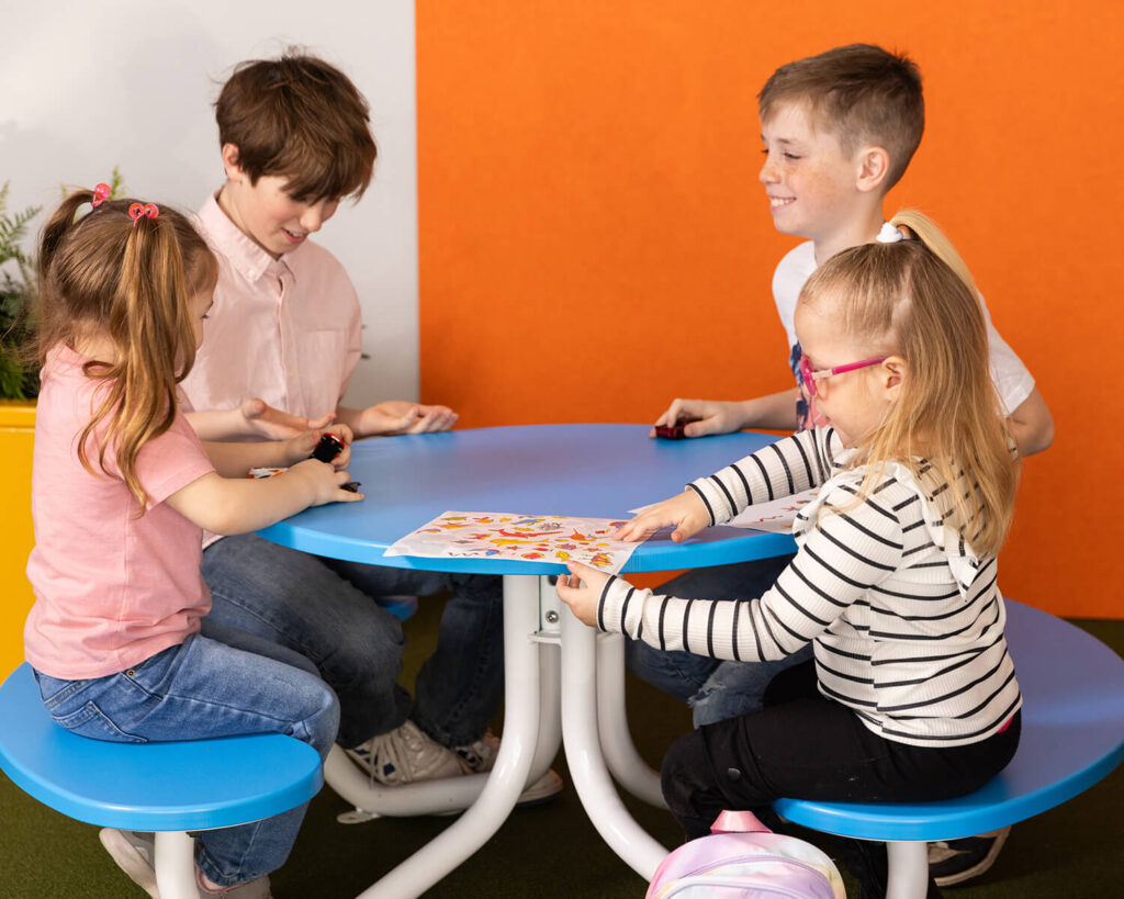 FAVA Children's Picnic Table from Maglin Minis Collection