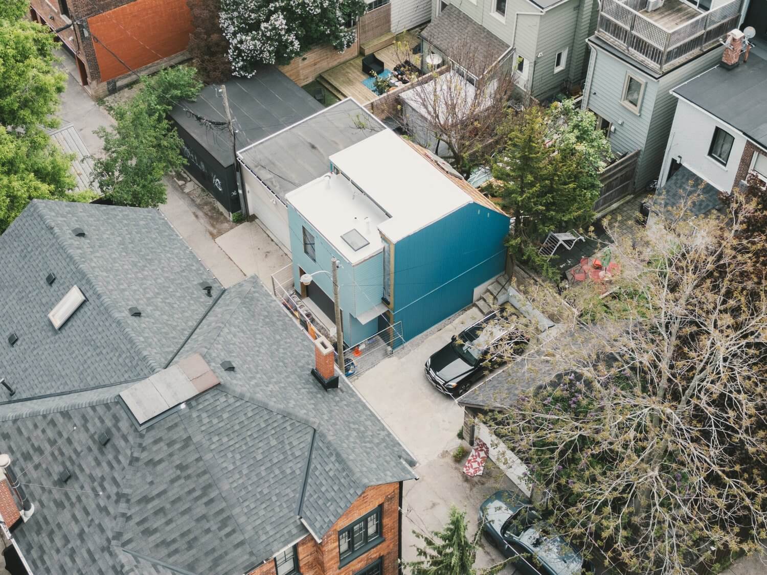 An aerial view of the Little Blue House under construction.