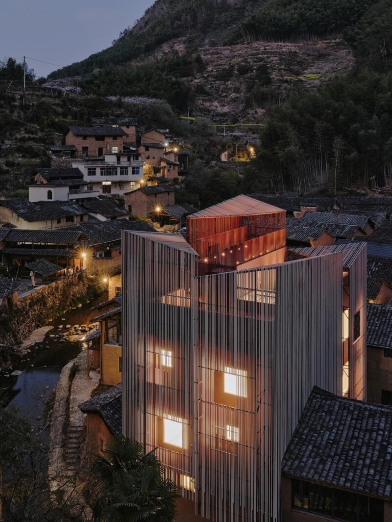 In the evening, the lattice allows Z Museum to glow softly from the inside out.