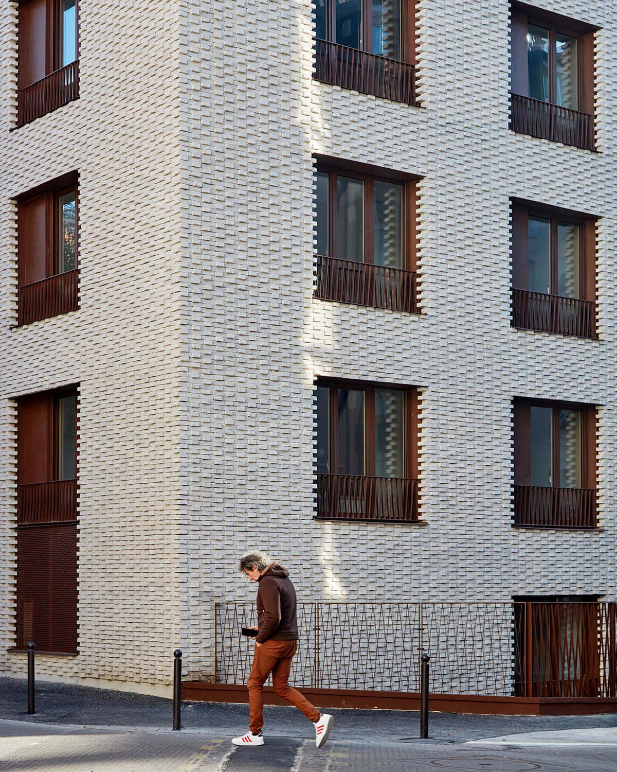 Un Toit transitional housing for women in Paris