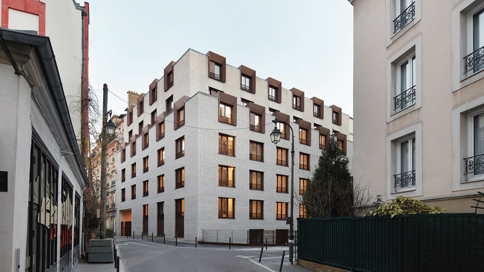 Un Toit transitional housing for women in Paris