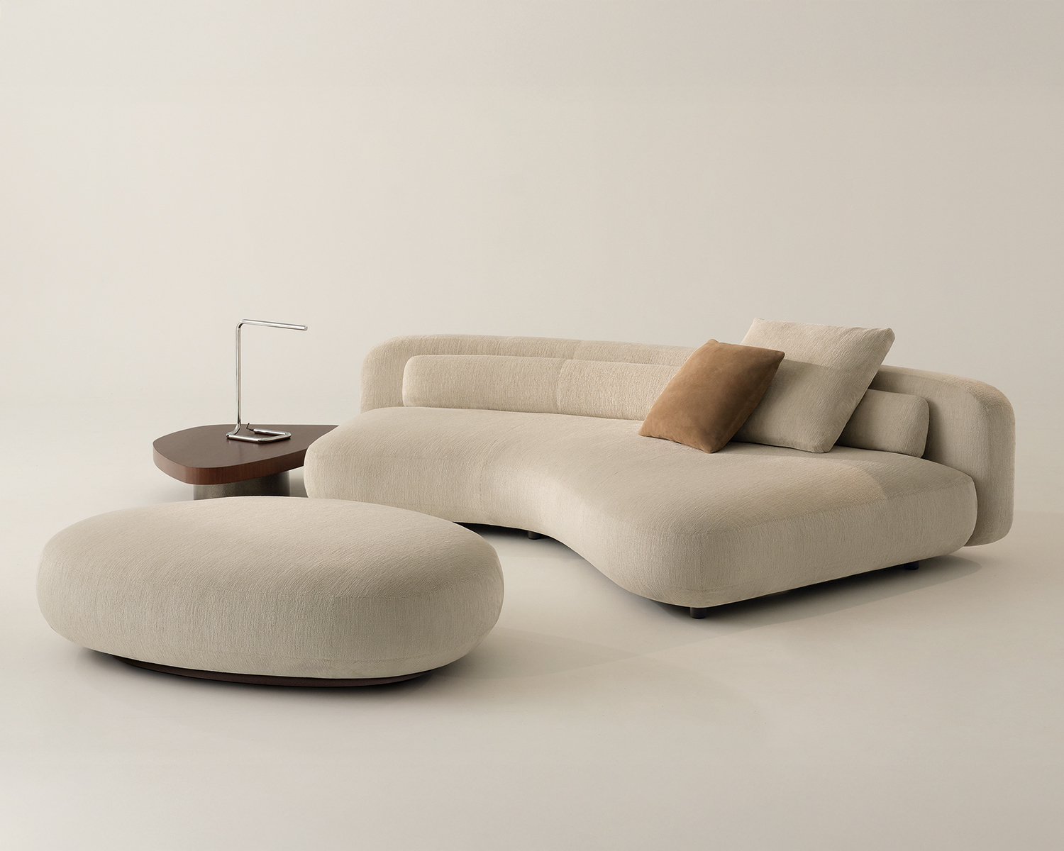 Bézier soft seating collection by Minotti