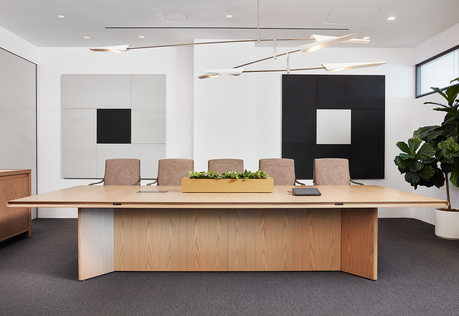 Figure conference table by Teknion