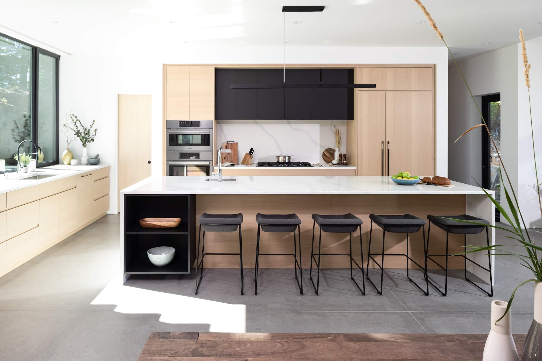 Panorama House kitchen designed by LRD Studio, with Bosch appliances