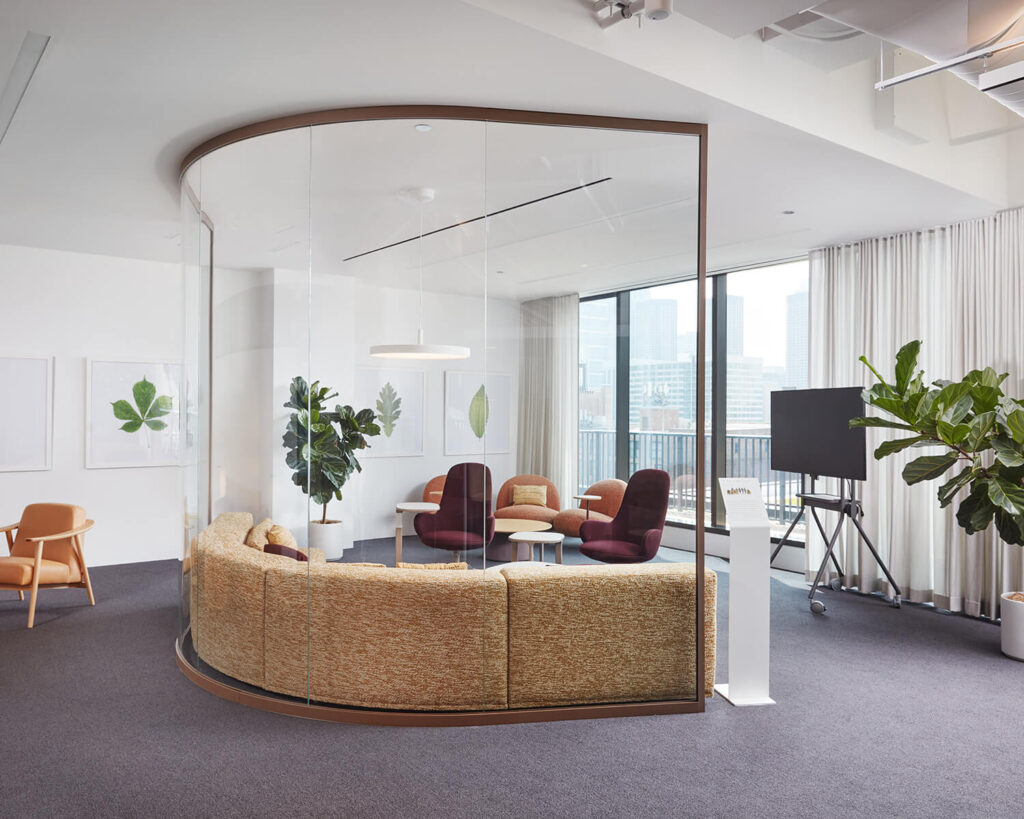 Tek Vue Curved Walls by Teknion