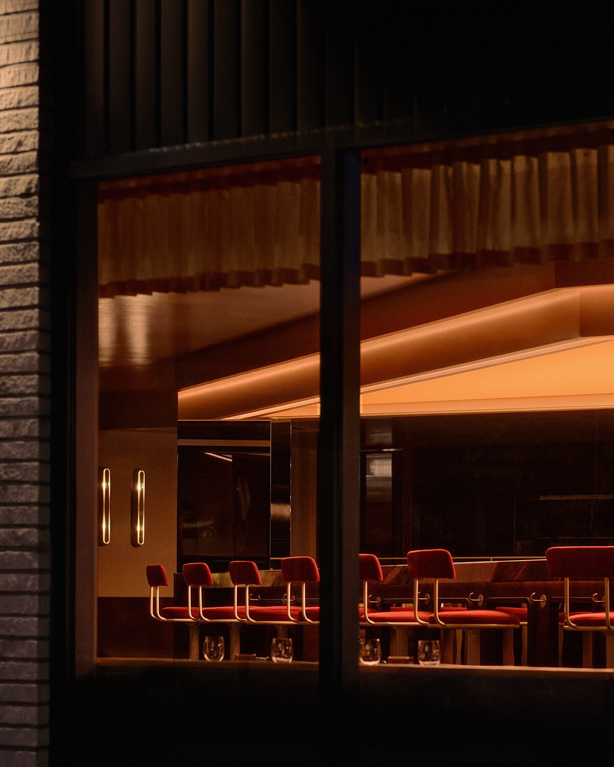 Limousine restaurant in Saint-Lambert, Montreal. Designed by Ivy Studio.