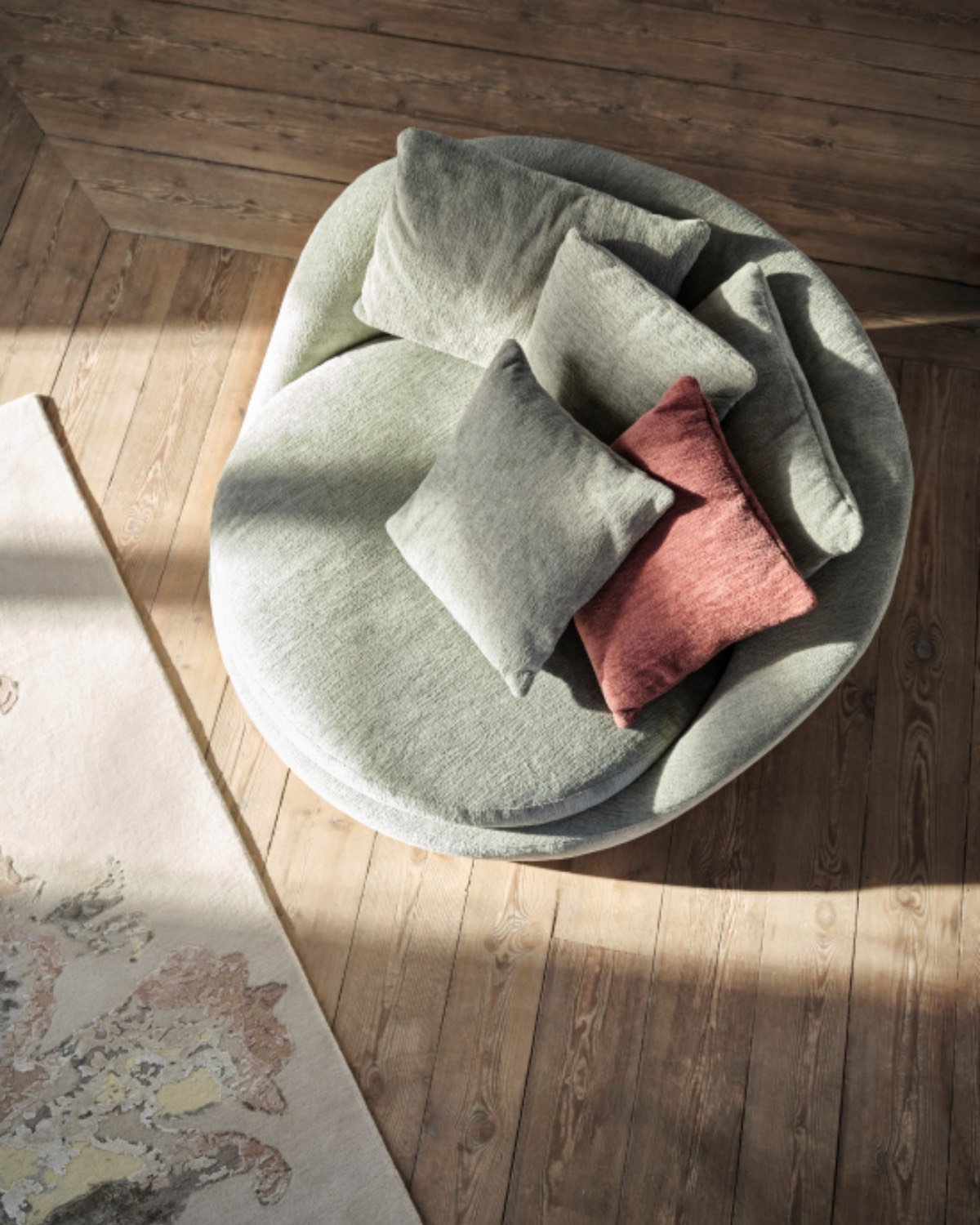 Ø lounge chair designed by Helena Christensen for BoConcept
