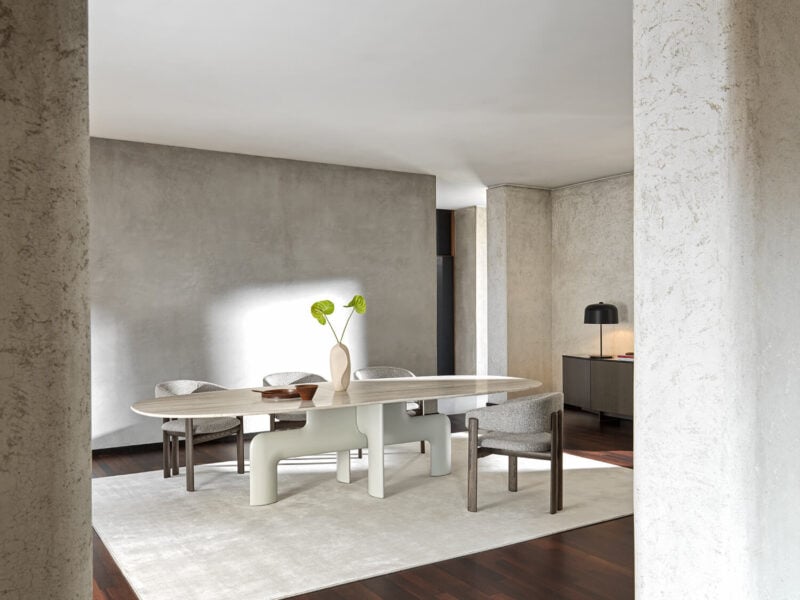 Biarritz dining table by Ditre Italia