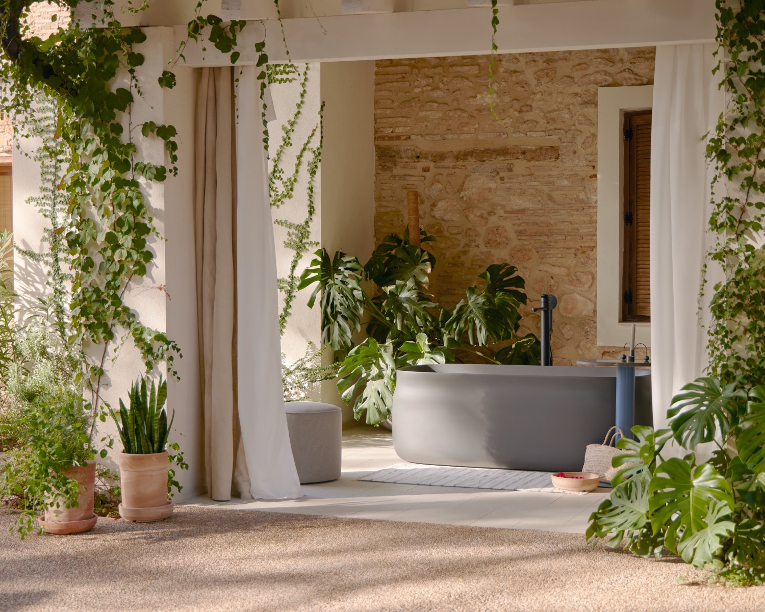 Duna Tub Collection Hastings Bath Collection