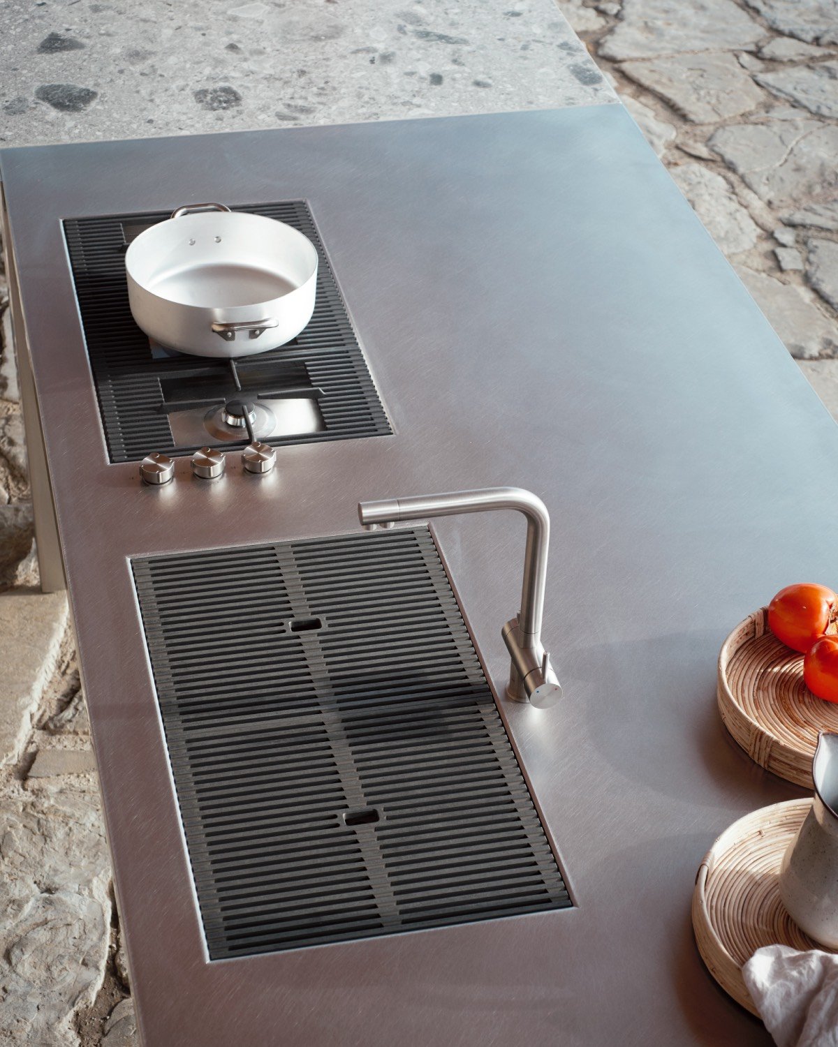 Williamsburg Outdoor Kitchen from Cesar can be integrated with cooktops and sinks