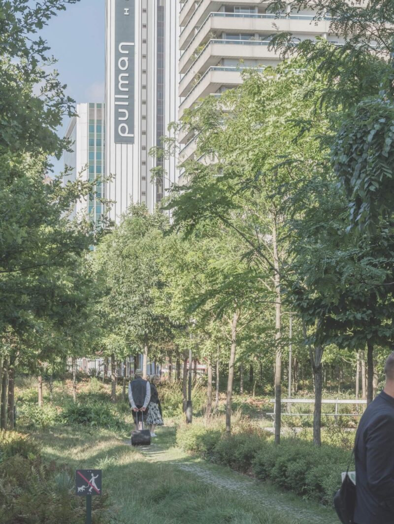 After more than a decade’s worth of greening, Place de Catalogne, a stone-paved public square originally designed by Ricardo Bofill, is now an urban forest — thanks to the “Oser Paris” plan set forth by former Paris mayor Anne Hidalgo in 2014.